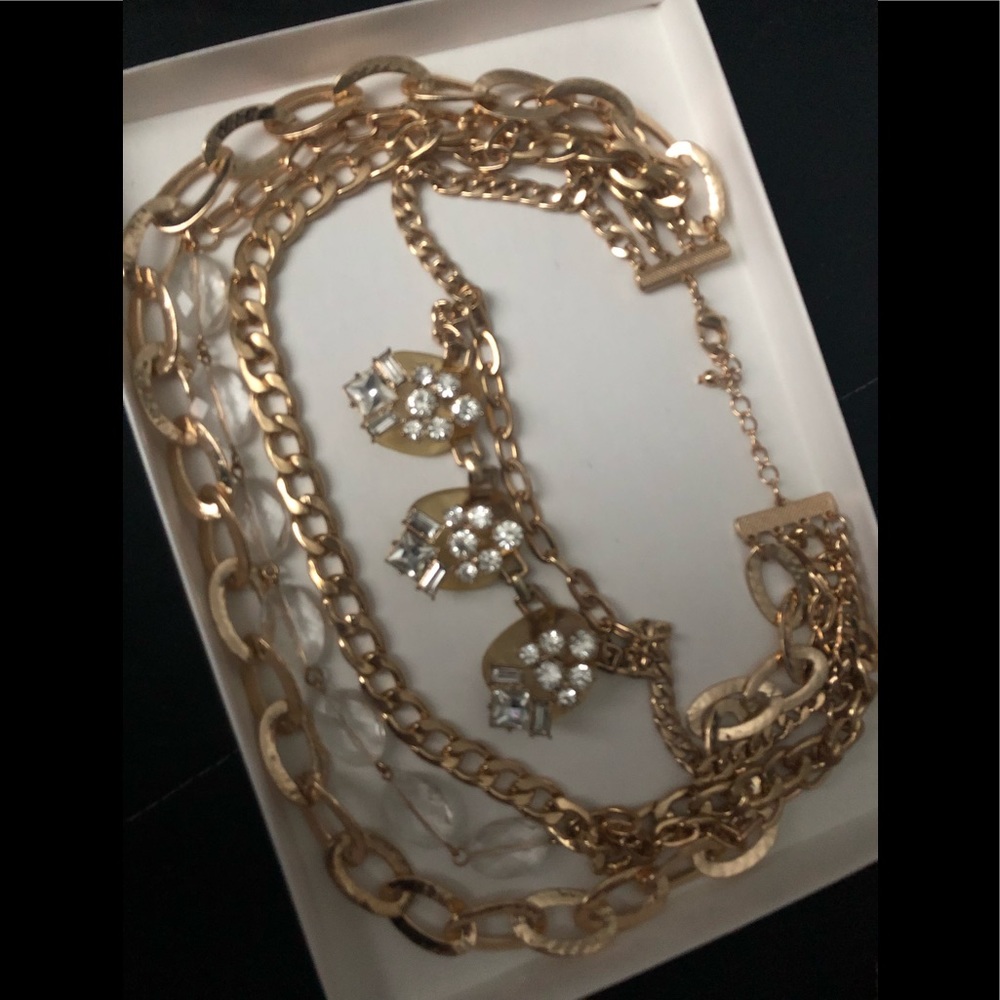 STATEMENT NECKLACE